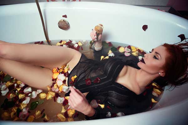 vrouw in bad